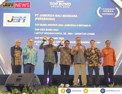 10 Tahun Berturut – Turut Jamkrida Bali Raih Top BUMD Awards